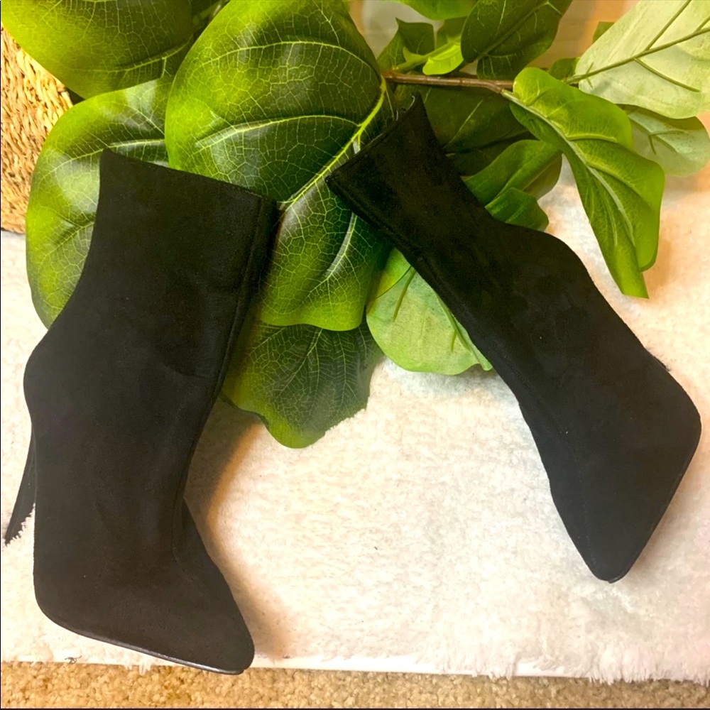 Forever 21 Suede Ankle Pointy Toe Heel Boot Size 6